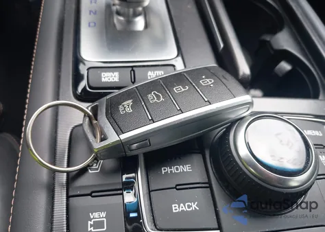 2018 Genesis G80 Sport z USA, uszkodzony, nr VIN KMHGN4JB6JU241543